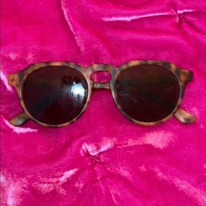 Turtle color sunglasses